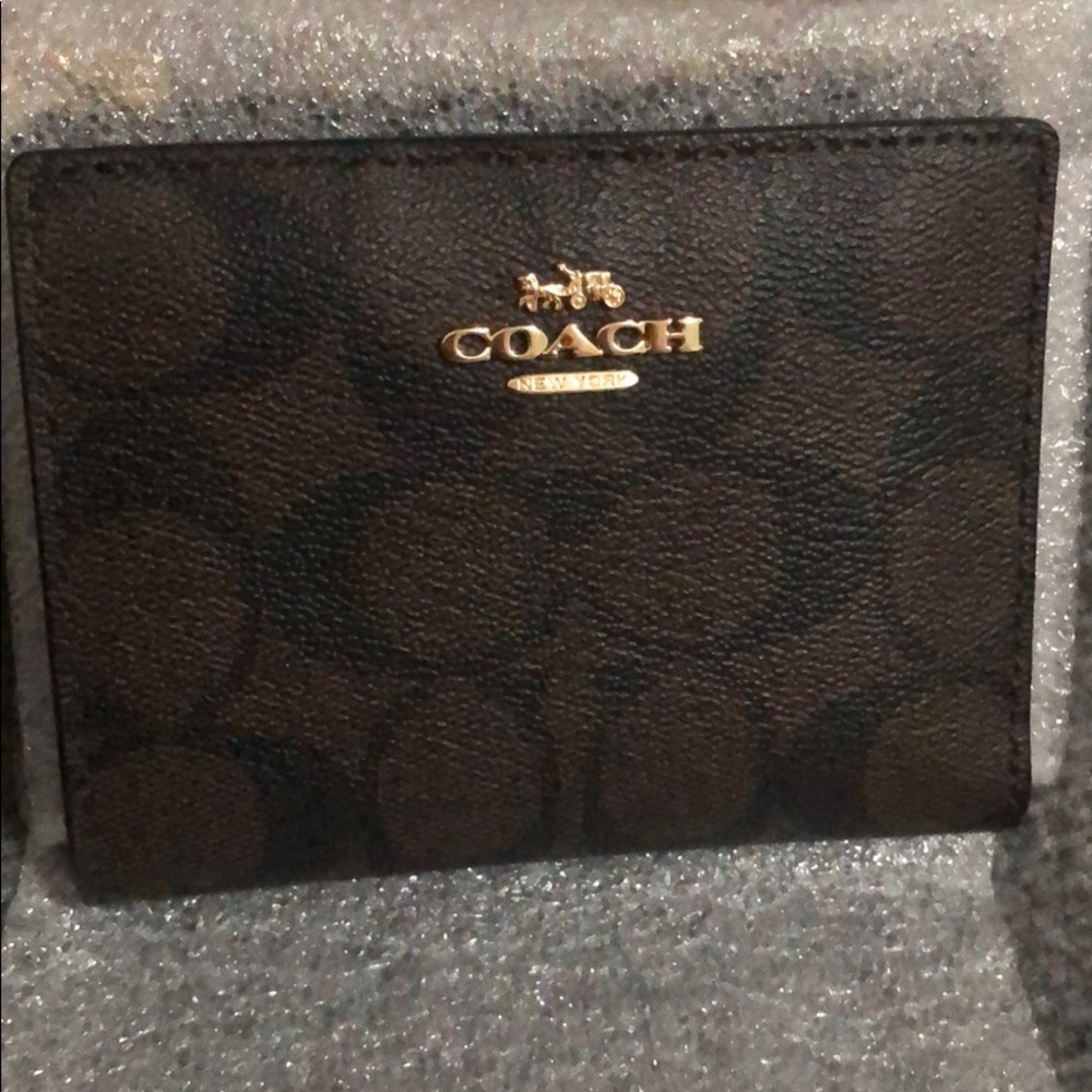 Coach Signature Snap Card Wallet